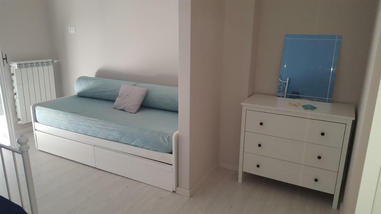 Galu Guest House Gaeta Bagian luar foto
