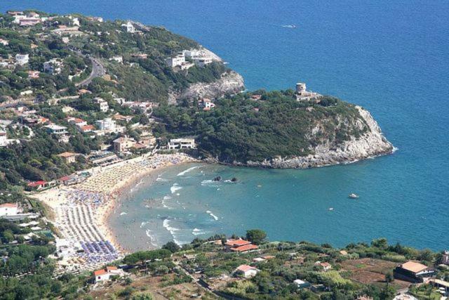Galu Guest House Gaeta Bagian luar foto