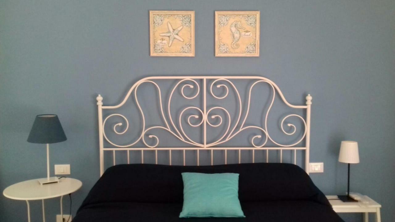 Galu Guest House Gaeta Bagian luar foto