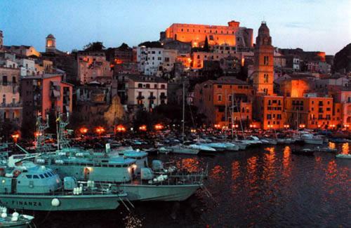 Galu Guest House Gaeta Bagian luar foto